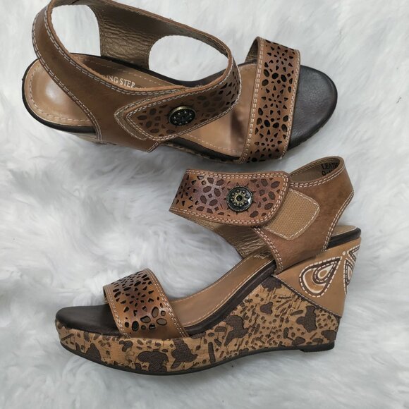 L. Artiste By Spring Step Cut Out Design Allura Wedge Sandal Women's Size 8 - Picture 2 of 12